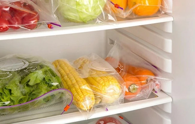 nên bọc kín thực phẩm khi để trong tủ lạnh