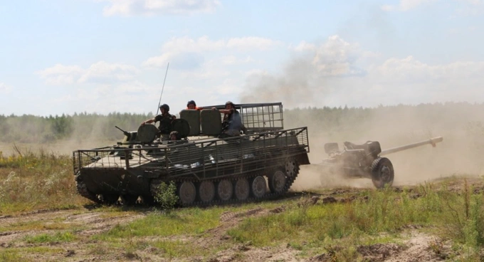 Quân đội Nga pháo kích dữ dội, phá hủy nhà máy sản xuất xe quân sự Ukraine